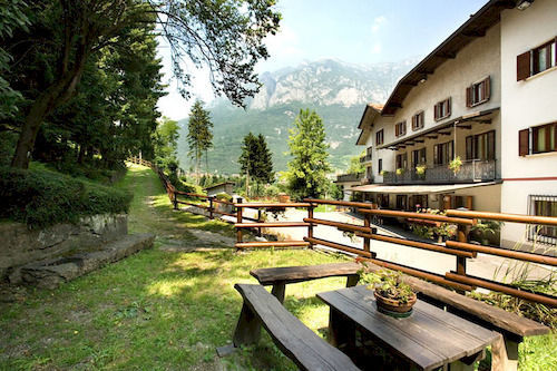 Albergo Il Castellino Boario Terme Buitenkant foto